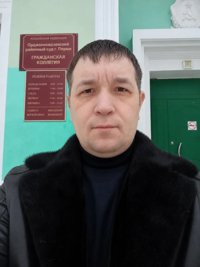 Игорь Макаров у Орджоникидзевского районного суда Перми